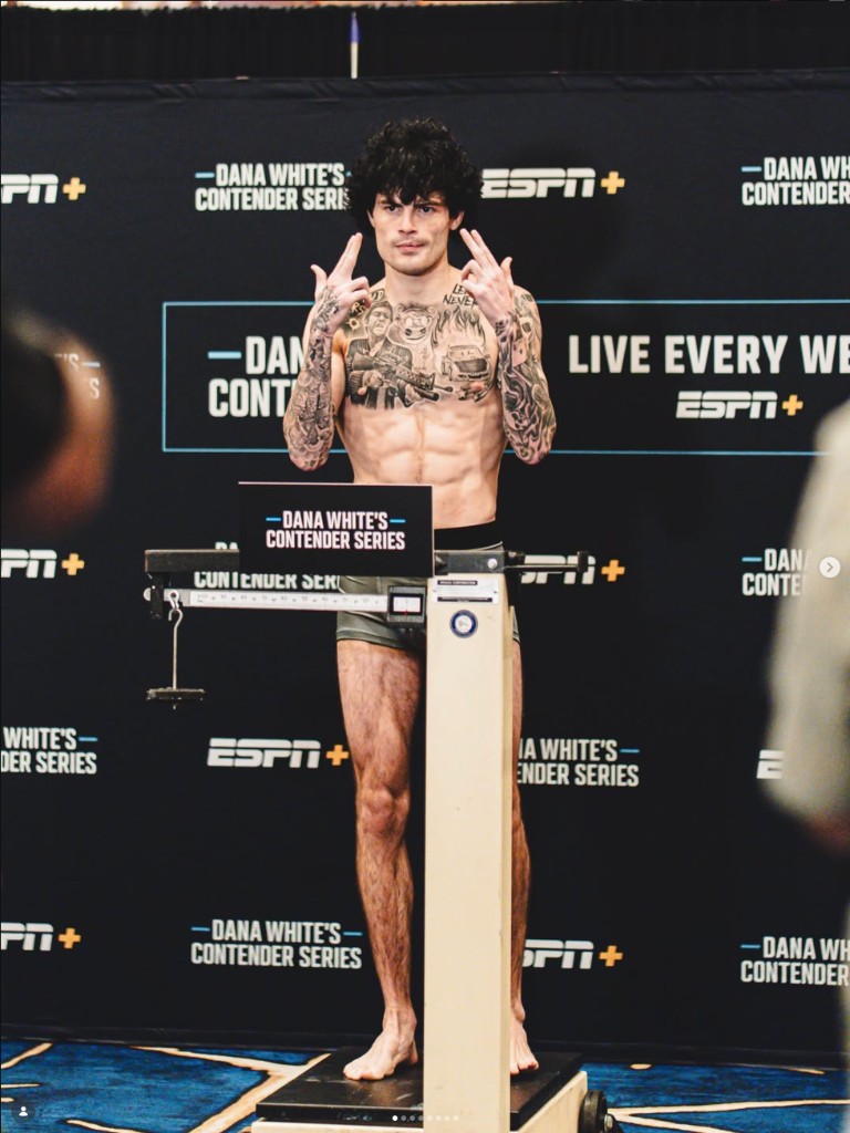 Pose_03_Weigh_In.jpg